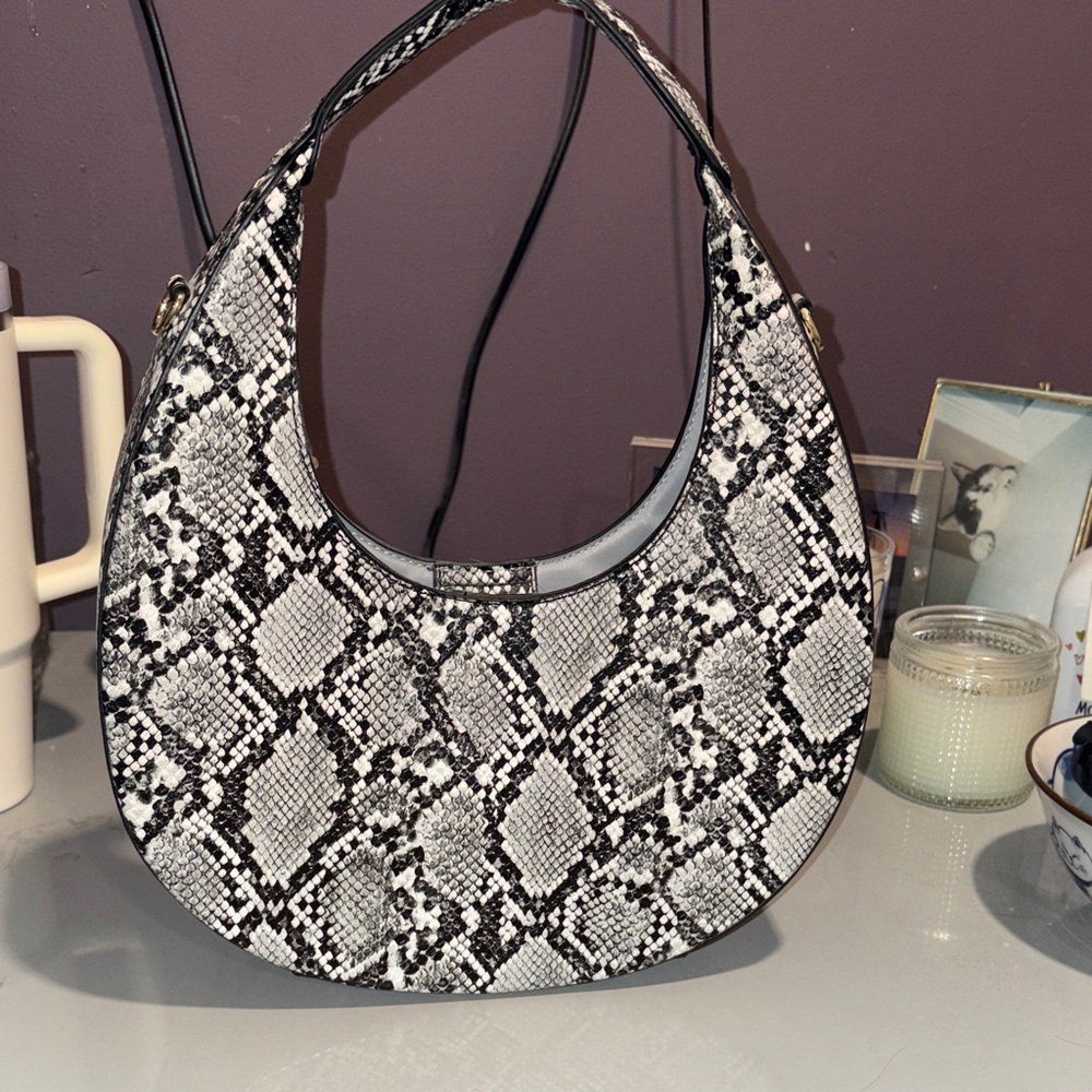 Stylish Black and White Snake Print Women's Bag